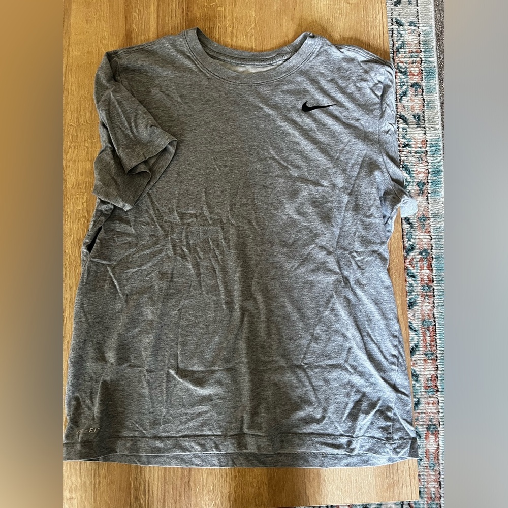 Nike tshirt
